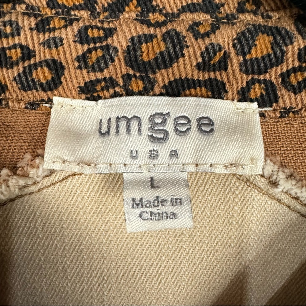Umgee leopard animal print button down short sleeve boho top - Picture 5 of 5